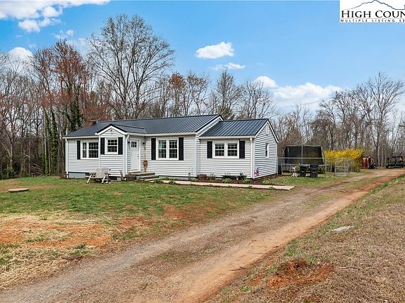 3rd image of 379 Pat Nixon Road