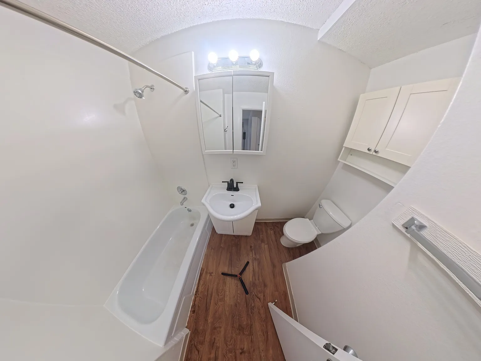 2 bed, 750 sqft, $975 — Photo 2