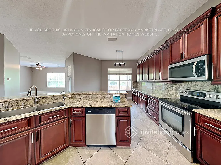 9761 Oak Crest Rd — Photo 6