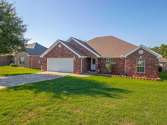 5th image of 3409 N Ridge Dr