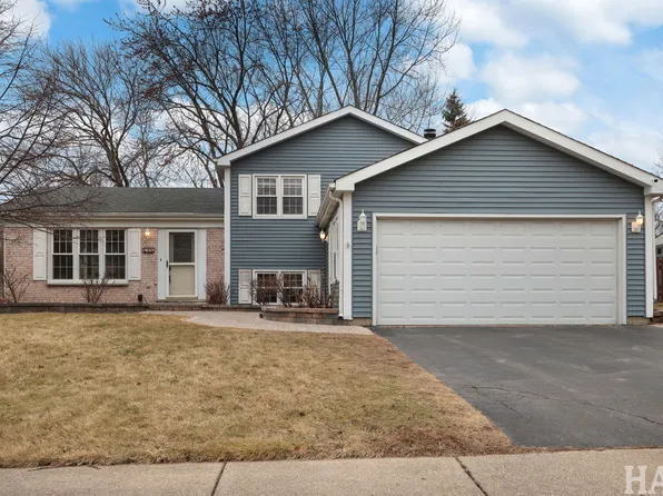 695 Trailside Dr, Lake Zurich, IL 60047