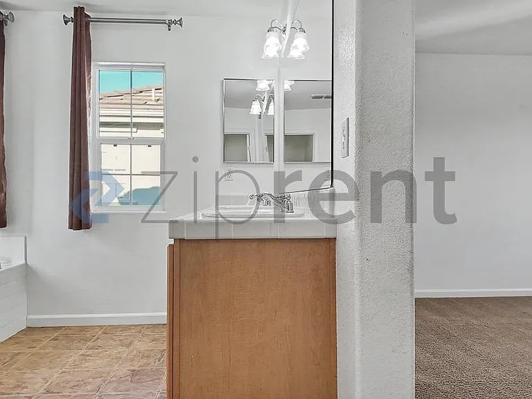8464 Roseto Rd — Photo 38