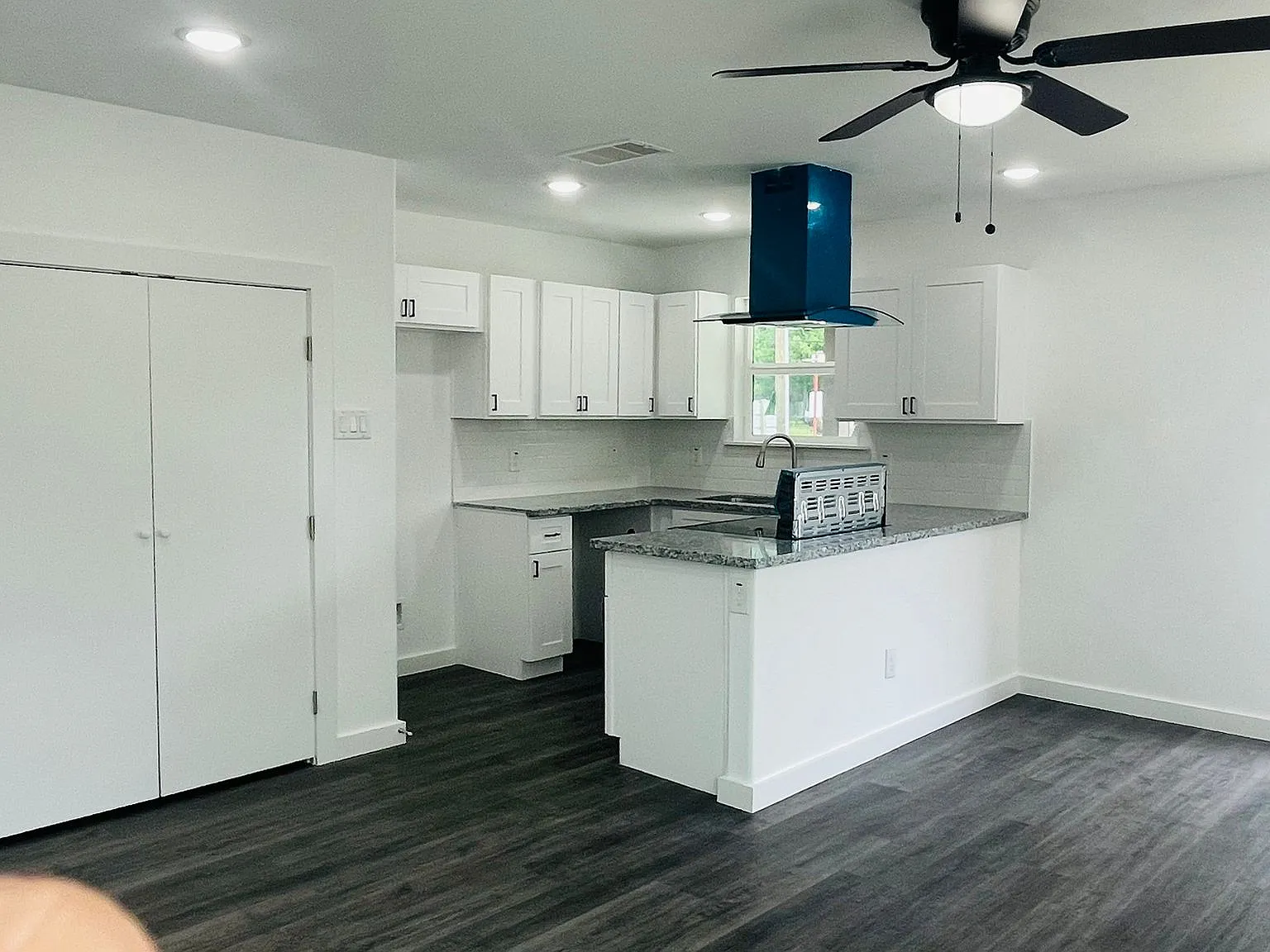 3 bed, 2.5 bath, 1150 sqft, $1,695 — Photo 3