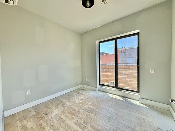 3rd image of 69 Ten Eyck St #3Z