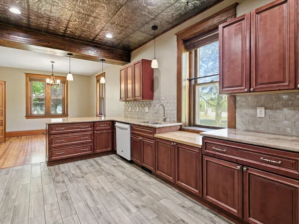 131 Main St N, Shakopee, MN 55379