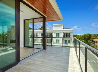 505 5th Ave S #303, Naples, FL 34102
