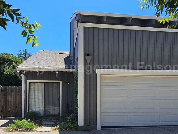 2nd image of 5050 Glide Dr APT A
