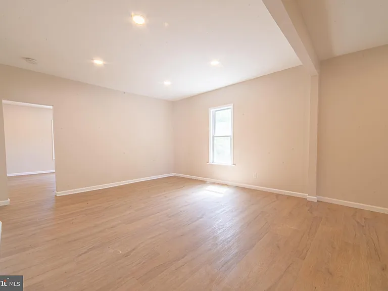730 E Montrose St #2 — Photo 3