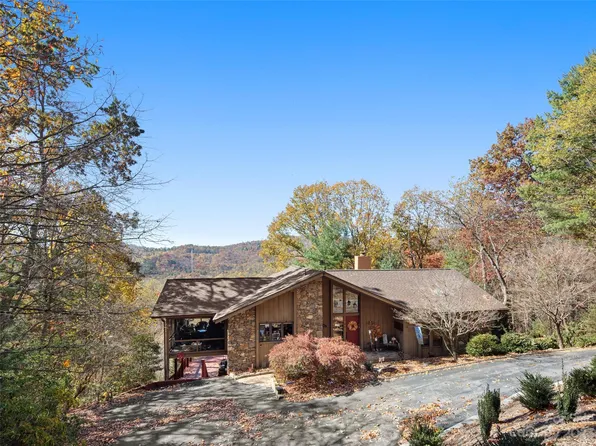 65 Mimosa Way, Laurel Park, NC 28739