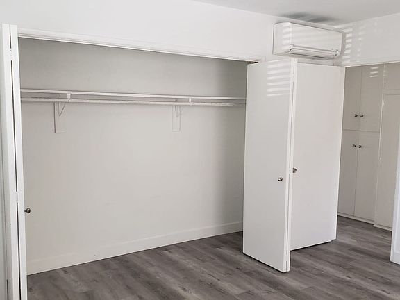 3rd image of 1530 N Formosa Ave #1530F01