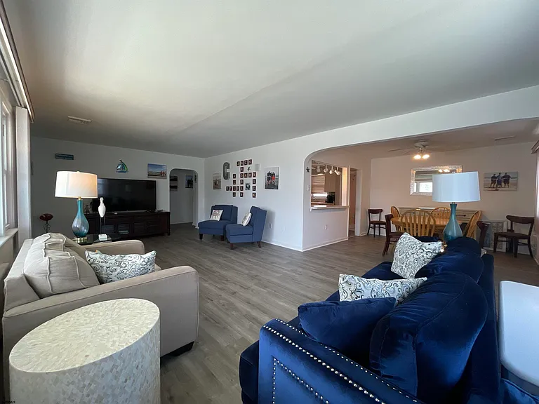 307 N Essex Ave — Photo 6