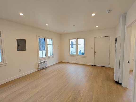 5th image of 3917 Montclair St #1-2