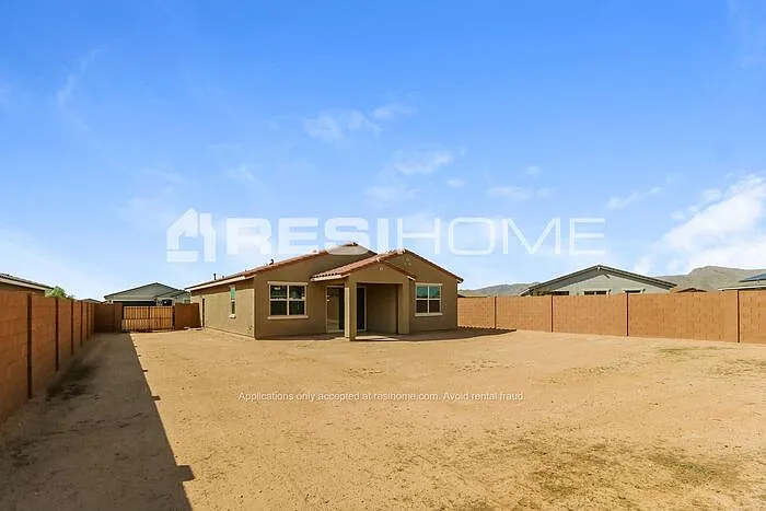 18030 W Pierson St — Photo 13