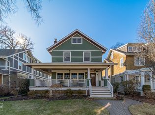 205 9th St, Wilmette, IL 60091