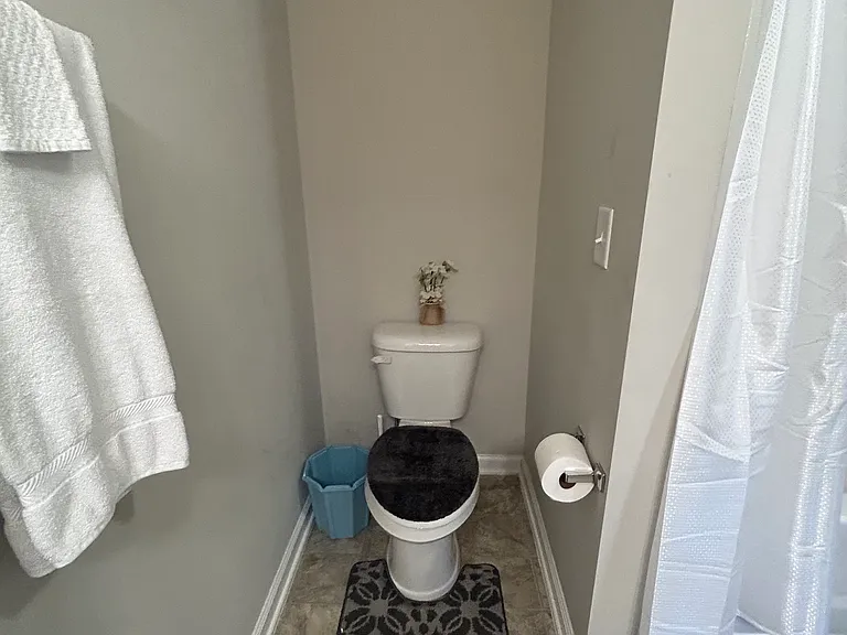 139 Hunters Grove Dr — Photo 13