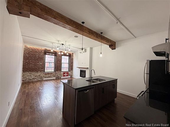 5th image of 89 Princess St