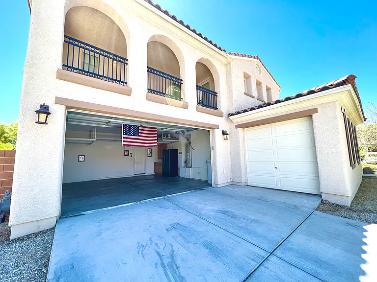 7140 Charter Crest St — Photo 104