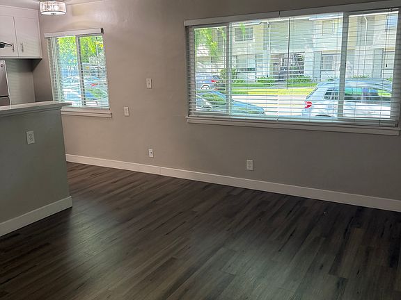3rd image of 1620 G St APT 2