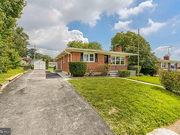 4th image of 1225 Berkwood Rd