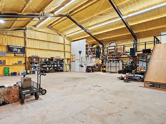 3rd image of 14101 Iron Rd