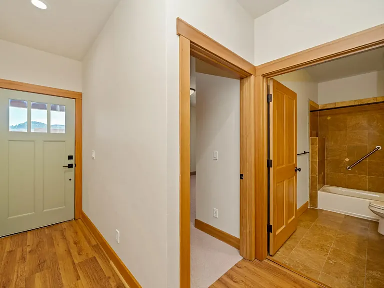 224 N Holladay Dr #201 — Photo 13