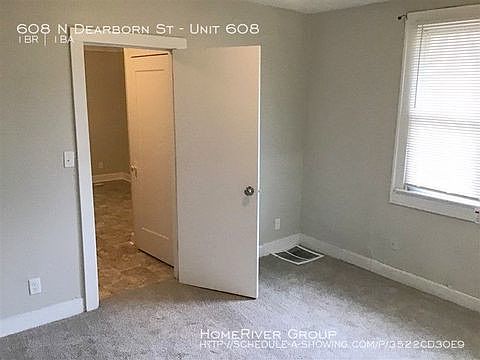 3rd image of 608 N Dearborn St #522713
