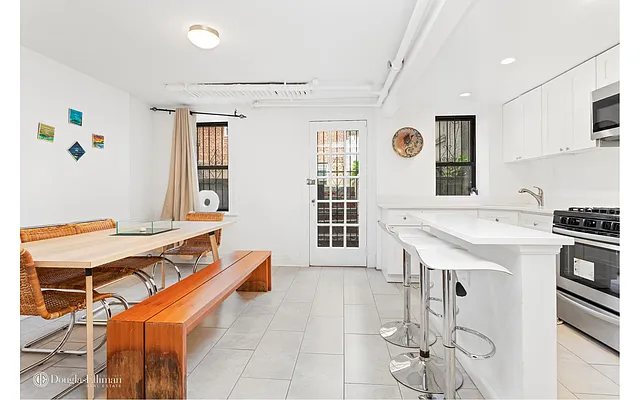 Rented by Douglas Elliman | media 21