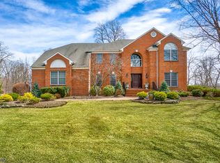 20 Briarwood Dr E, Warren, NJ 07059