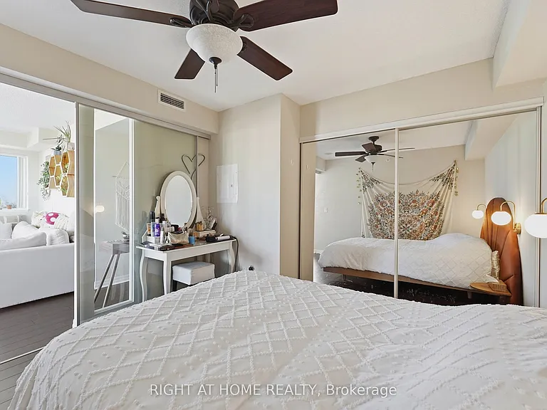 275 Yorkland Rd #1402 — Photo 13