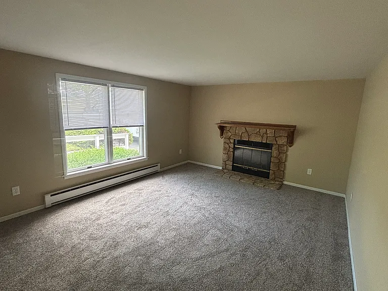 1046 Butlers Park Rd — Photo 12