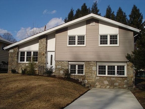3rd image of 3135 Winchester Ave