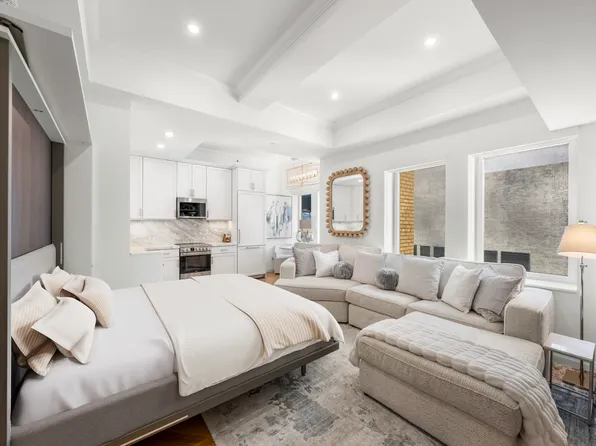 160 Central Park South image 3 of 20