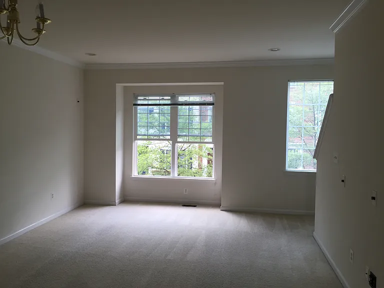 42765 Hollingsworth Ter #5E — Photo 6