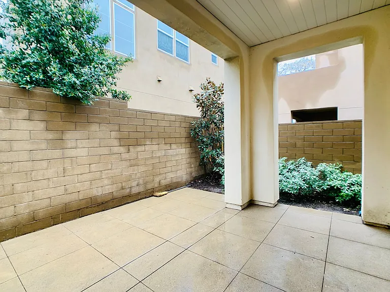810 Beacon — Photo 20