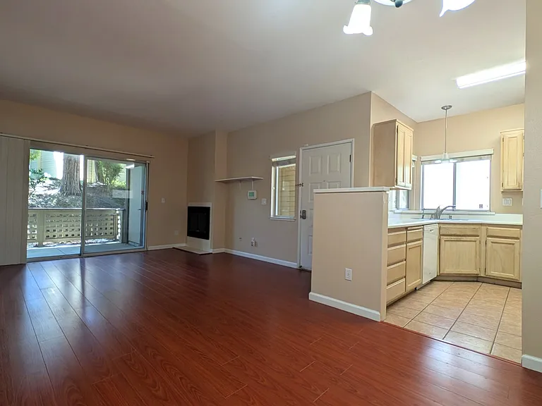 143 Tuscany Ct — Photo 3