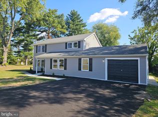 126 Hampshire Ln, Willingboro, NJ 08046