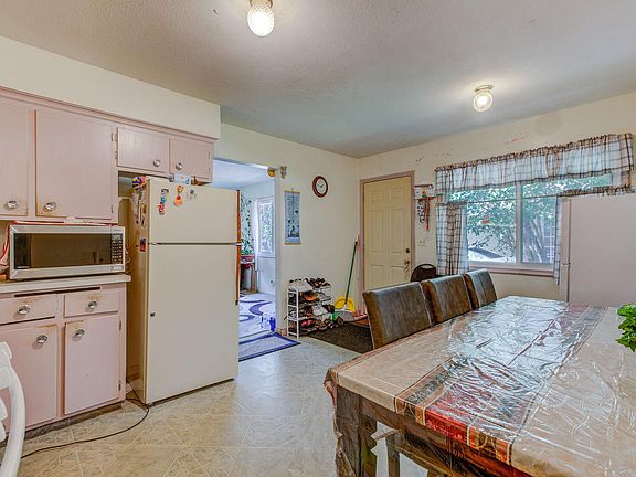 5th image of 5043 Jackson St NE