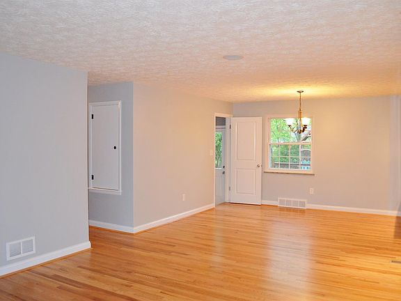 5th image of 1014 Indianwood Dr