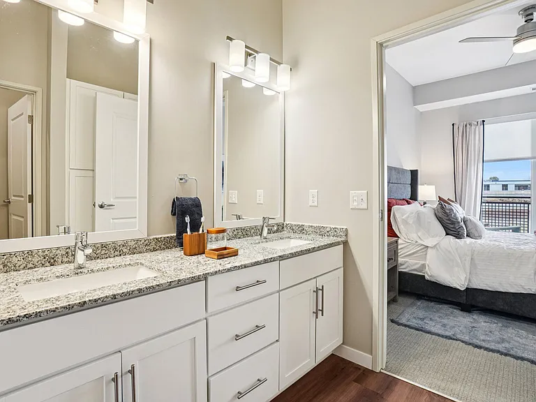 Lyra Apartments — Photo 8