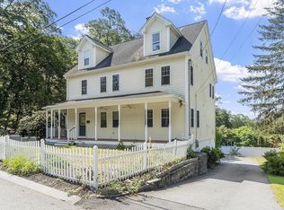21 High St, Ayer, MA 01432