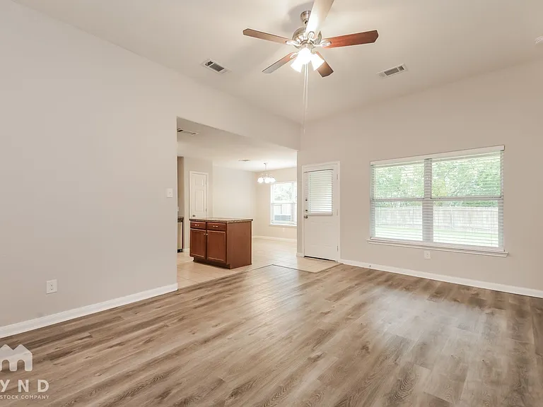 1014 Cottonwood Trl — Photo 5