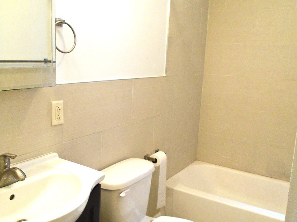 2nd image of 52 Orchard St APT 12