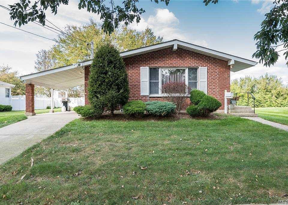 1st image of 14 Pickwick Dr S