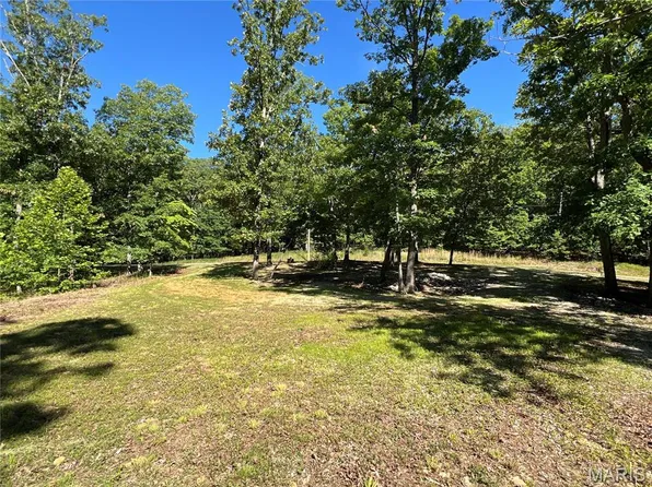 7037 Lake Point Dr, Perryville, MO 63775