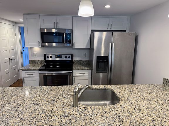 5th image of 1532 E Capitol St NE #B
