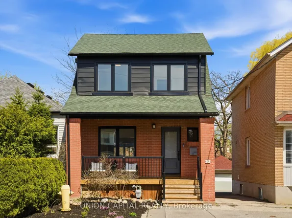 72 Robert St, Toronto, ON M5S 2K3