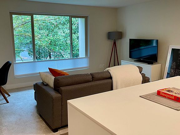 2nd image of 11004 NE 68th St APT 921