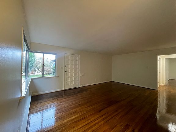 3rd image of 310 Boylston Ave E #314-1/2