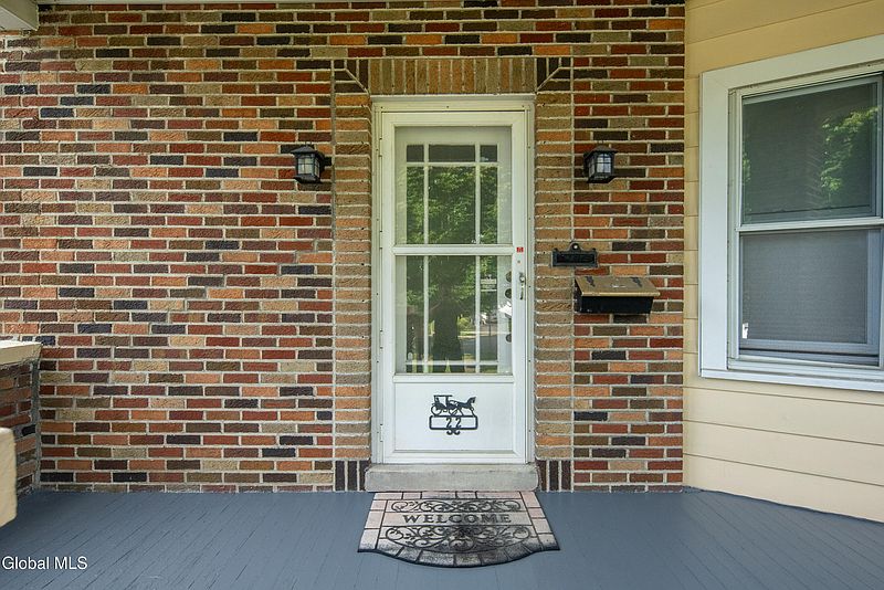 4th image of 22 Marwill Street