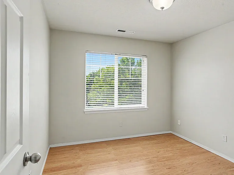 305 Casting St SE — Photo 34